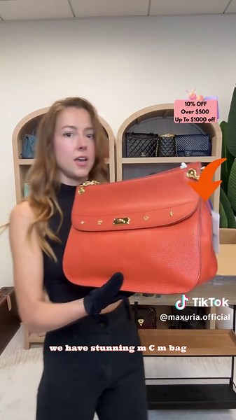 Pre-Owned CHANEL Leather Flap Shoulder Bags for Sale