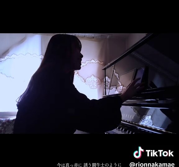 @userjitajitaに返信 何度でも色を重ねてゆく🎨 COLORS / 宇多田ヒカル #acoustic #acousticpiano #acousticcovers #ピアノ弾き語り #弾き語り #宇多田ヒカル #utadahikaru #colors