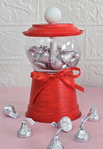 Last Minute Valentine's Day Gift: DIY Gumball Machine
