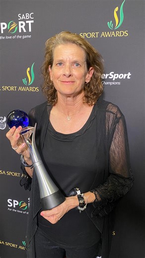 Zola Budd was honoured at the SA Sports Awards with a lifetime achievement award! We cannot think of someone more deserving, Zola has dedicated her life to running and her achievement should be celebrated! #winner #lifetimeachievement #SASportsAwards | Modern Athlete Magazine
