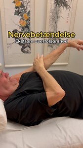 Nervebetændelse - GrandMaster HuangI 2021 modtager klienten sin tredje COVID-vaccination. Allerede kort tid efter, knap to dage senere, mærker han en forfærdelig smerte i skulderen. Lægen forklarer, at smerten blot skyldes selve indsprøjtningen og vil forsvinde i løbet af et par dage. Han bliver bedt om at tage et par Panodiler og sendt hjem. Som dagene går, bliver smerterne dog kun værre, og klienten søger yderligere hjælp på skadestuen, desværre uden held. På dag seks opsøger han en anden læge