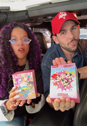 ACOMPAÑANOS a hacer el unboxing más esperado de los mistery boxes de las chicas super poderosas. 💥💕💚🦋 @NATALIE B👾 #unboxing #powerpuffgirls