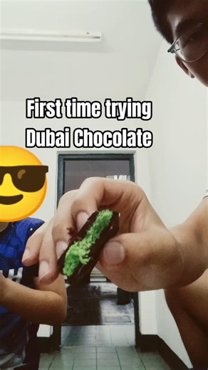 first time trying Dubai Chocolate #chocolate #dubaichocolate #fyp@janedou