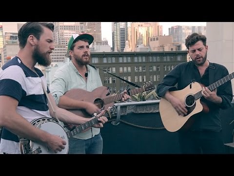 Bear's Den "Don't Let The Sun Steal You Away" Live - Sideshow Alley