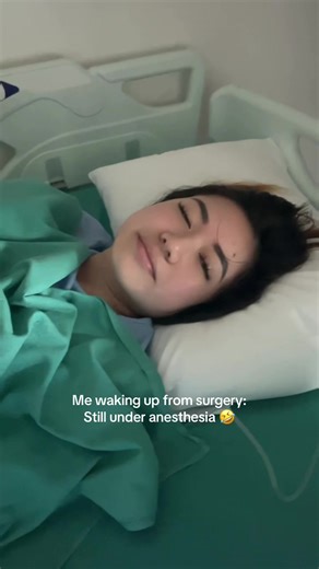 I had a tumor on my thumb that needed to be removed back in June 2024, this is me still under the effects of general anesthesia 😂 #mauritius