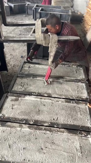 U-shaped drainage channel mold, with precise dimensions, fast demolding, durable and deformation-resistant, one-time forming saves labor and materials! Direct supply from the source factory, supports customization, making engineering projects more worry-free! #U-shaped drainage channel mold #drainage channel mold #cement precast mold #municipal engineering mold #mold source factory