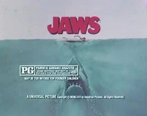 🦈On June 20, 1975 the horror film “Jaws” was released on 464 screens across North America. Directed by Steven Spielberg and based on the 1974 novel by Peter Benchley. In the film, a man-eating great white shark attacks beachgoers at a summer resort town, prompting police chief Martin Brody (Roy Scheider) to hunt it with the help of a marine biologist (Richard Dreyfuss) and a professional shark hunter (Robert Shaw). Murray Hamilton plays the mayor, and Lorraine Gary portrays Brody's wife. The sc