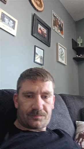 Man's got to put food on the table some how. #amputee #video #sick #humor #of