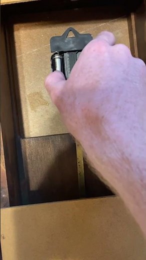 Quartz (Battery) Clock Time Works but Pendulum Doesn’t Work