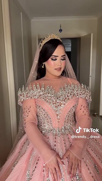 فساتين الزفاف العصرية: أناقة لمناسباتك