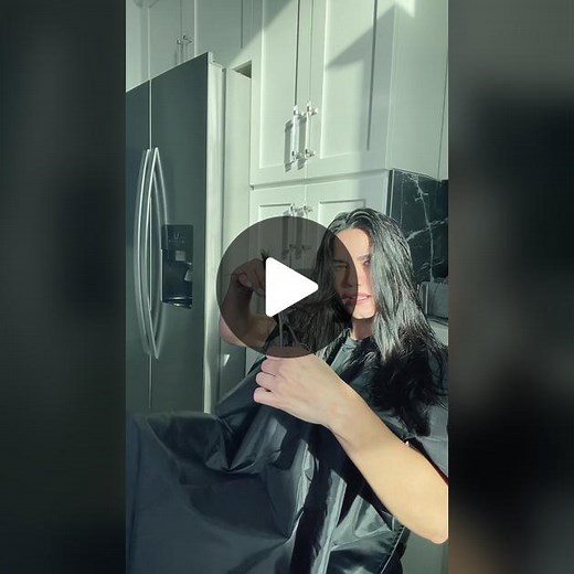 #stitch with @alejandra_sassano ¿Te has preguntado si es bueno cortar el cabello en eclipse lunar? Como bien sabemos, este 8 de noviembre del 2022 tendremos el último eclipse lunar del año, pero no se trata de cualquiera, sino de uno muy especial que no se repetirá hasta 2025: el Eclipse Luna de sangre. Es el segundo del año y la última vez que se registró un eclipse de este tipo fue en mayo de este año. ¿Qué pasa si me corto el cabello en eclipse lunar?’, ahora una cosa es cortar el cabello baj