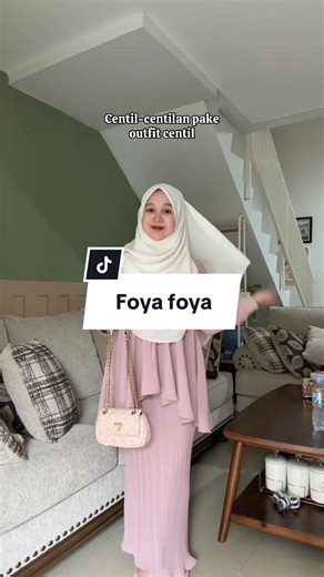 Foya-foya Bermanfaat: Inspirasi Outfit Centil dan Hijab