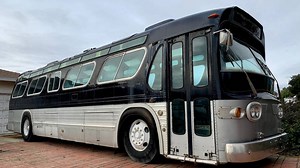 One Of The Greatest Transit Buses Ever Made Can Be Yours For Dirt Cheap - Jalopnik