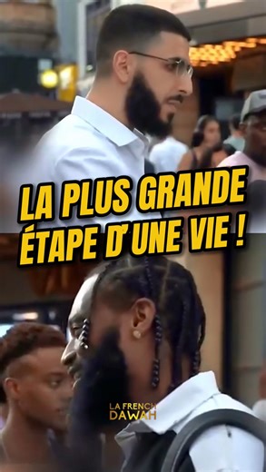 La French Dawah on Instagram‎: "🕊️ “Il était musulman… sans même le savoir.” Dans ce magnifique échange, Ali Dawah discute avec un homme issu d’une famille chrétienne, en pleine quête de vérité. Il croit en un Dieu unique. Il croit que Dieu ne peut pas avoir de rival ni d’égal. Il croit que Muhammad ﷺ est un Prophète authentique, le dernier envoyé. Son cœur portait déjà la foi. Il ne restait plus qu’à l’attester. Et c’est ce qu’il a fait, par la grâce d’Allah… Après des années d’attente, il a e