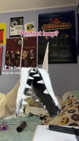 draft but works sorry its cringy af lmao #fyp #fypシ #viral #trending #dragonpuppet😻❤️🐲🐉 #dragonpuppet #dragonpuppets #paperdragon #paperdragonpuppet #meme