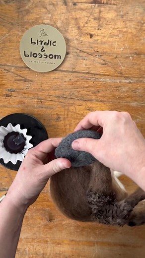 This month’s wildlife inspired sculpture is the Beaver. I’ve been filming needle felting tutorials to share wool sculpture techniques with my wonderful membership of makers. For more information of how you can join the membership please email (only) birdieandblossom01@gmail.com thank you. ***#needlefelting #woolsculpture #handmade #wildlife #reintroducingbeavers #wildlifeartist #beavertrust #needlefeltedbeaver #contentcreator #beaver #needlefeltinganimals #needlefeltedkits #rewilding #onlinetuto