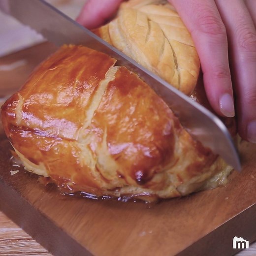 26M views · 45K shares | [Revisitez vos classiques] Le filet mignon s'habille de sa pâte feuilletée pour vous en mettre plein les yeux  La recette juste ici ➡ https://goo.gl/Lazbb | Marmiton | Facebook