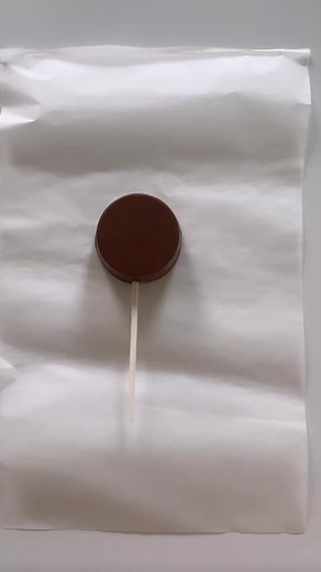 Chocolate Covered Oreos with Royal Icing Stenciling Tutorial