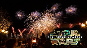 The Star Wars fireworks from Walt Disney World Hollywood Studios in 2015 was one of my all-time favorite fireworks shows! #StarWars #MayTheFourth #MayThe4th | Theme Park Review