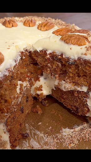 This is the carrot cake I always come back to—two layers of moist spiced cake with a thick cream cheese frosting in between and on top. Simple, classic, and so good every time. Perfect for holidays, birthdays, or honestly just because you’re craving carrot cake. Comment RECIPE and I’ll DM you the printable recipe https://thesaltycooker.com/carrot-cake-with-dairy-free-cream-cheese-frosting/ #carrotcake #carrotcakerecipe #homemadecake #creamcheesefrosting #layercake #holidaydessert #homemadegoodne