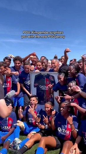 @Presnel Kimpembe surprised his boyhood club 🎉 with the new @psg jersey.