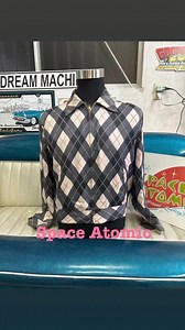 13 reactions | This is a genuine gabardine jacket from the 1950s. I am selling it specially for $1400 and will ship it internationally. Payment is via PayPal, please contact me via Messenger. Shipping costs are borne by the customer. The size is 40. Shoulder width: 50cm Shoulder to sleeve: 59cm Waist circumference 54 cm Back. 62cm from collar to waist | Space Atomic | Facebook