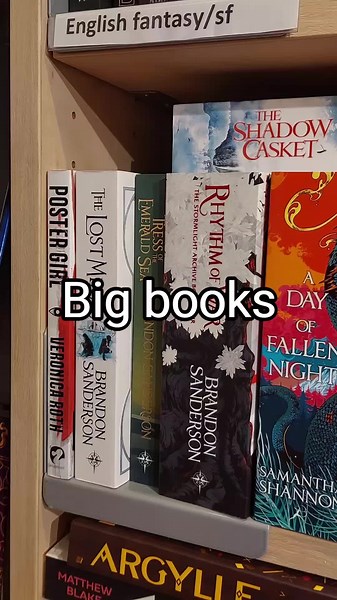 When the book has more pages than your patience, but the plot’s too good to quit 📖✨ #BigBooksEnergy #worththeread
