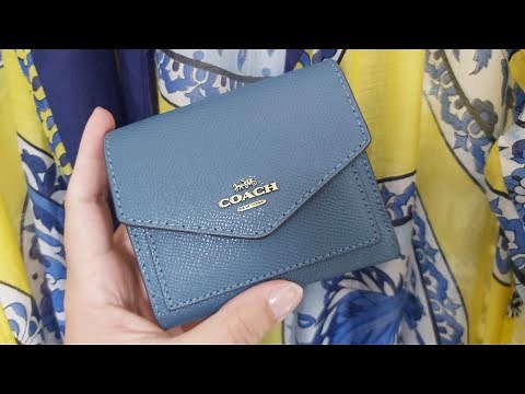 Coach Wyn Small Wallet - features, what fits inside and wear and tear.