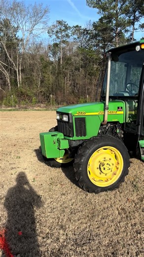 2003 John Deere 5220 2274 Hours Pre emissions 53 Horsepower 4wd Sync-Shuttle Transmission Dual rear remotes Heat A/C Radio Front weights 6’ SQ720 Bushog Ready to work Asking $22,800 Call or text-478/230/6745 Located at Rowland Machinery in Eastman, Ga Nationwide Shipping Availabile