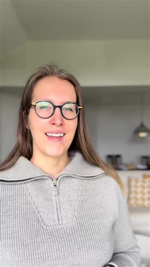 Pills vs Powder 🌾 I’m a big fan of psyllium husk. And I’m a big fan of not spending more money than needed. 😉 When it comes to supplementing your daily fiber intake, the form you use can greatly impact your wallet and ability to dose. 💰 In this video, I review fiber gummies, pills and powder from one of the leading US brands of fiber supplements. 🌾 This is not a sponsored post and as you’ll see, I personally use a different brand. 🤓 What other medications or supplements are you curious to h