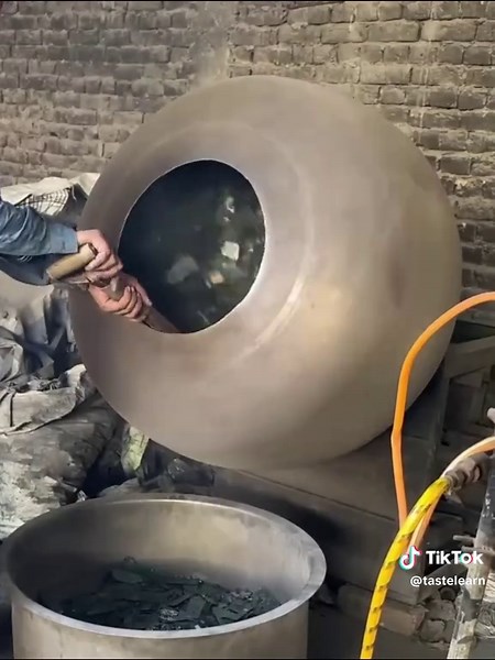 Industria de reciclaje en Pakistán: De teléfonos a oro