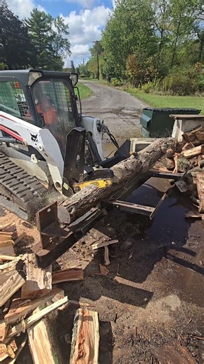 Firewood Processor for a skid steer doesn't get any easier than that! #bobcat #firewood #skidsteer