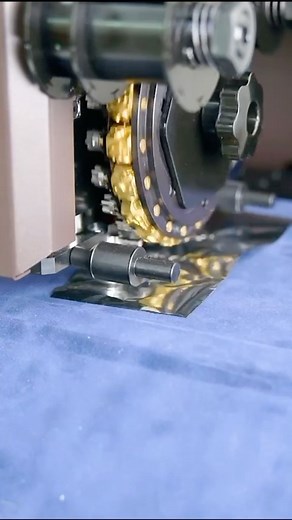 17 reactions | Our stamping machine in process #stampingfoil #stampingmachine #embossing #embossingmachine #debossibgmachine #debossing #embossing #embossingprocess #hotfoilpress #hotfoilstampingmachine | Gold Letter Embossing Machine | Facebook