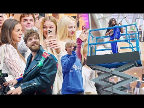 The most EPIC Bohemian Rhapsody FLASHMOB 😱