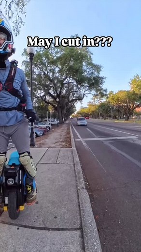 Merging into traffic on the Inmotion V14 like it was grown in my spine. When the pads lock in and the city opens up, there’s no hesitation—just precision. Big ups to the brands making the ride feel this dialed: • @grizzla_eu – Fusion pads that make you and the machine one • @inmotionworld – The V14 torque king • @pevconnection – Florida’s home for EUC riders • @erides.co.uk – Global gear, local feel Affiliate Codes & Links: Grizzla: JohnnyGoVroom5 or JohnnyGoVroom10 at www.grizzla.com Inmotion V