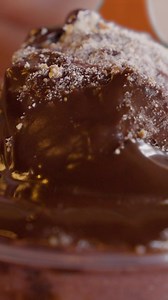 59K views · 114 reactions | ✨ Fim de semana combina com aquele açaí caprichado do The Best Açaí!  São combinações infinitas de frutas, caldas e acompanhamentos pra você se deliciar e curtir cada momento ✨ Vem descobrir novos sabores e aproveitar o melhor do seu descanso com a gente!  Av. Centenário, 2728 - Centro (Ao lado do Mc Donald´s) #thebestacai #acai #sorvete #fimdesemana | The Best Açaí | Facebook