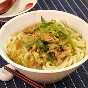 和風だしが効いてる♪ ねぎたっぷりカレーうどんのレシピ動画・作り方 | デリッシュキッチン
