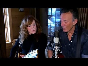 Bruce Springsteen: tocando com a esposa Patty Schialfa em live beneficente; assista