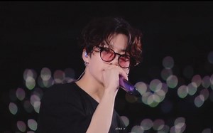 先直接看，再夸！BTS(防弹少年团) - Mikrokosmos [Live Video]演唱会现场