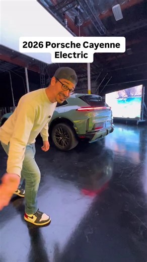 3.3M views · 9.4K reactions | The 2026 Porsche Cayenne Electric makes 1139 hp and can do 0-60 in 2.4s 勞 . . . #porsche #cayenne #ev | Pushing Pistons | Facebook
