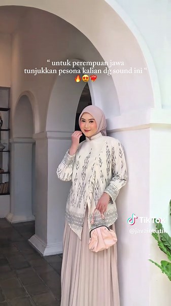 Mba Mba Jawa Merapat: Keindahan Batik Indonesia