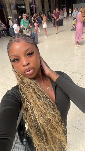 Burning Blueee: Stylish Lemonade Braids