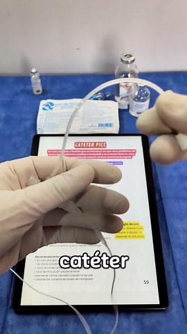 Uso seguro del PICC con jeringas 💧 Técnica de flush intermitente, volumen recomendado y precauciones al administrar medicamentos. Un mal manejo puede comprometer la línea central#enfermeria #hospital #enfermera #farmacologia #estudiantesdesalud #nurse