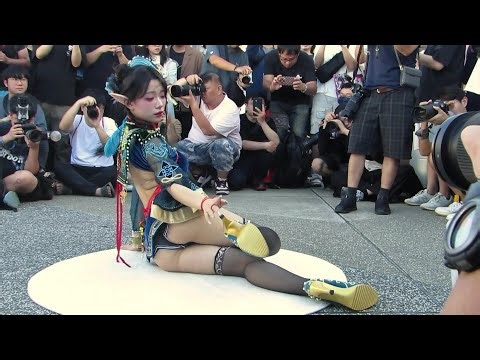 [4K USA] Cosplay Try-On | Cosplay of the Day: Asian Zombie