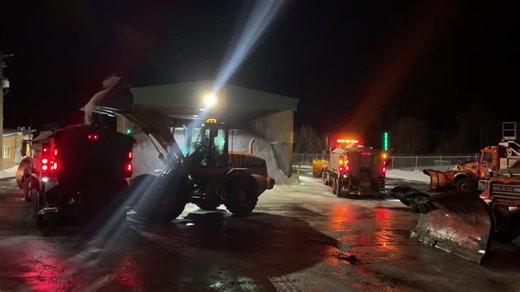 ⚠️Winter storm travel advisory. We’re expecting some more snow tonight, folks. Please check our story for the latest weather map. Here’s what you need to know. Snow will begin to ramp up this afternoon and into the evening. We expect the heaviest snow to start after 7 p.m. and continue throughout the night until around 4 a.m. Avoid travel late tonight/overnight. Mountain routes will be particularly challenging (Parleys, Sardine, Logan, Provo, Spanish Fork, Big/Little Cottonwood Canyon etc.) Avoi