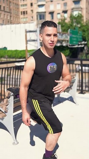 Effective Hip Flexor Stretch Using a Park Bench | Post-Run Recovery