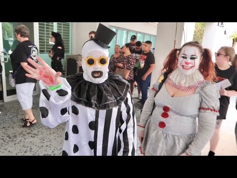 A BUSY Spooky Empire Mayhem 2023 Horror Convention Orlando - Sold Out Saturday Cosplay & Vendor Room