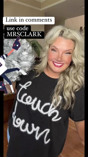 MRSCLARK is the discount code that will save you money. Link to vintage T is in the comments. 💋 | Mrs Kari Clark