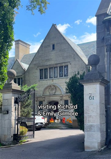 Visiting Iconic Gilmore Girls Locations