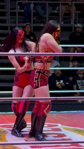 Raven Luchadora vs Missg Guerrera Arena Coliseo Tony Arellano #luchador #luchasreels #wwe #cmll #trc #laguneros #lucha #LuchaLibre #LuchaLibreProfesional #Lucha #wrestling_challenge #wrestling #WrestlingCommunity #wrestler #fp #fpyシ #foryoupageシ #fpy #wrestlingtiktok #LuchaLibreLagunera #youngtalent #Luchas #Trends #NightShow #sports #facebookpost #FacebookPage | David - Luchas Reels